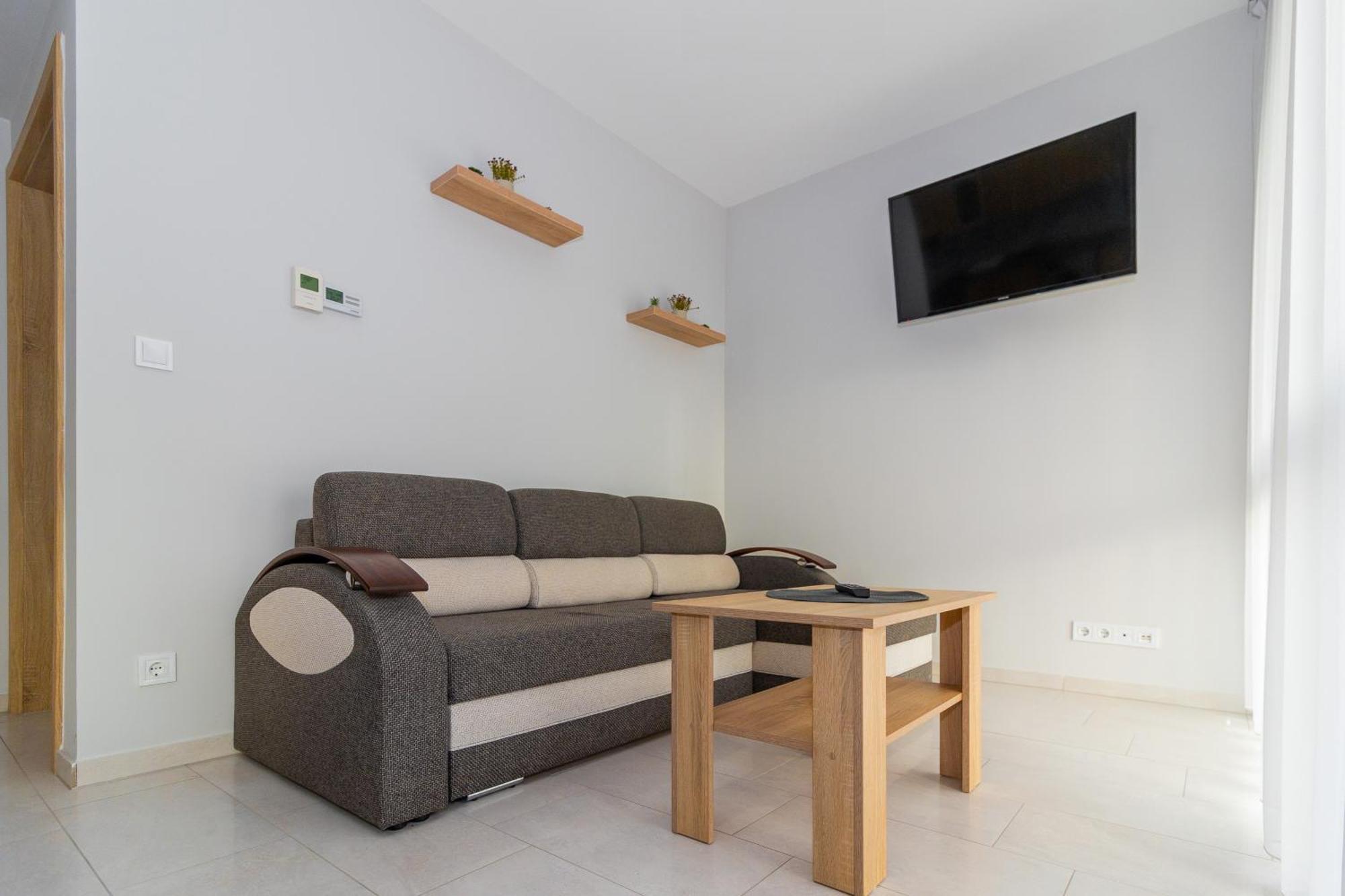 Tisza Panzió és Apartman Tiszaujvaros Exterior foto