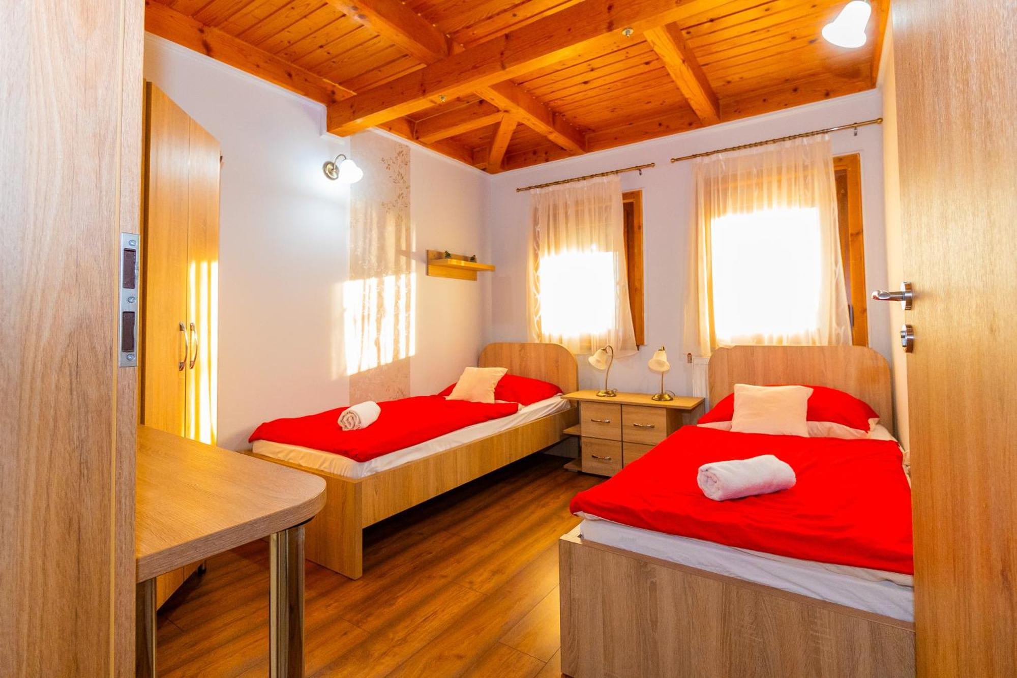 Tisza Panzió és Apartman Tiszaujvaros Exterior foto